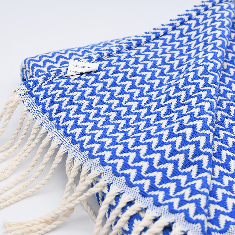 Plaid en coton bleu motifs chevrons I Artisanat du Portugal en ligne Plaid en coton "Ondas" - Bleu
