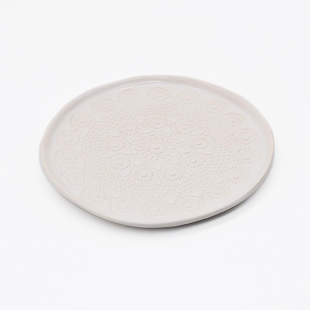 Petite assiette en céramique blanche I Motifs dentelles portugaises Assiette "Flores" blanche - 20 cm