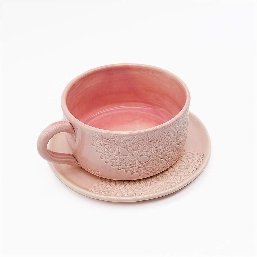 Tasse en céramique rose I Motifs dentelles portugaises Grande tasse et sous tasse rose - 12 cm